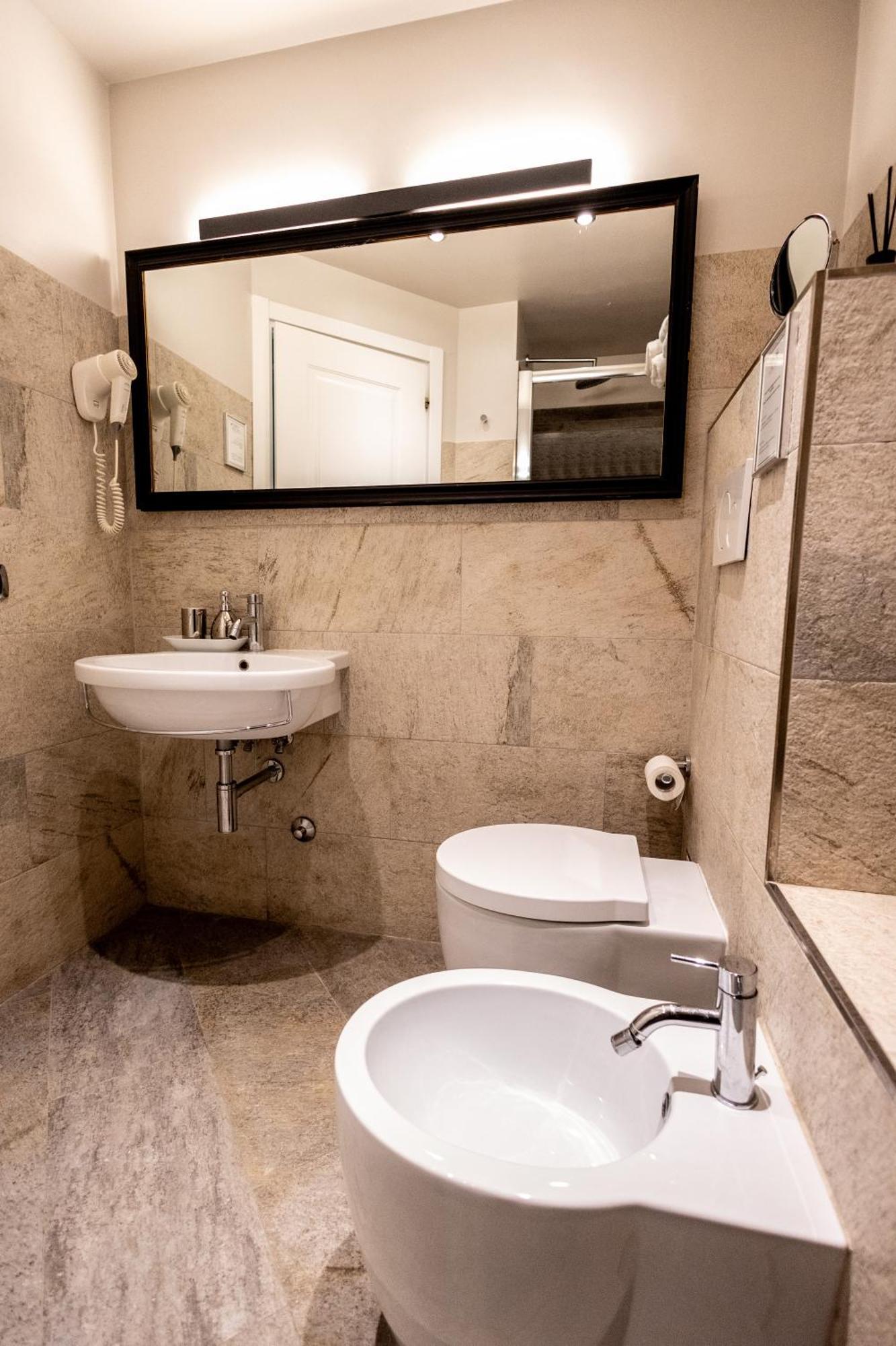 Mybedcavour Hotel Rome Bagian luar foto