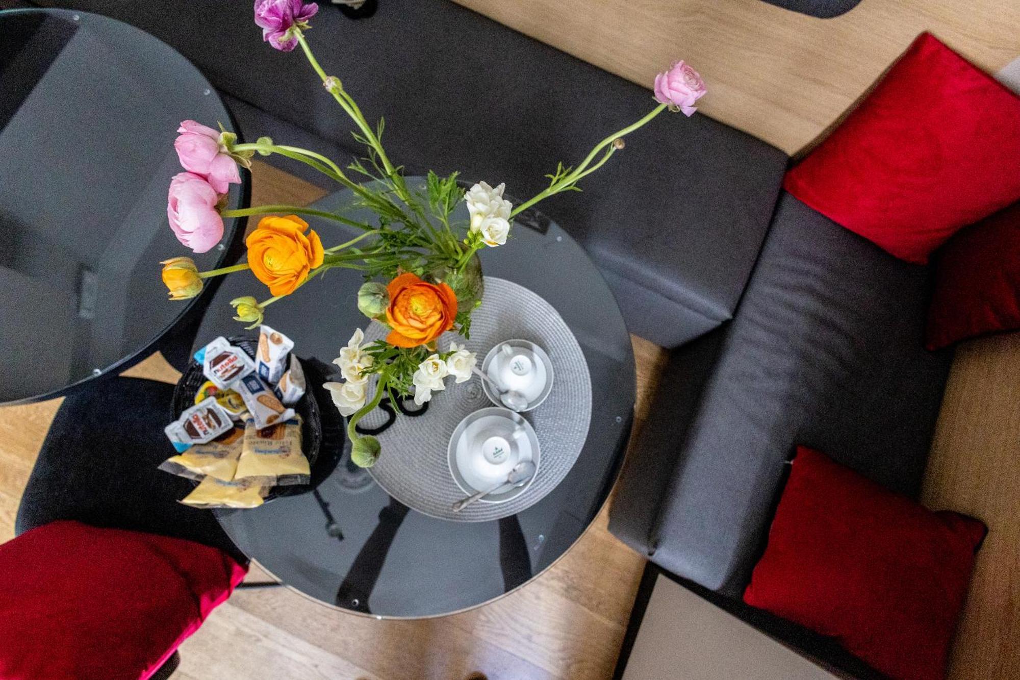 Mybedcavour Hotel Rome Bagian luar foto